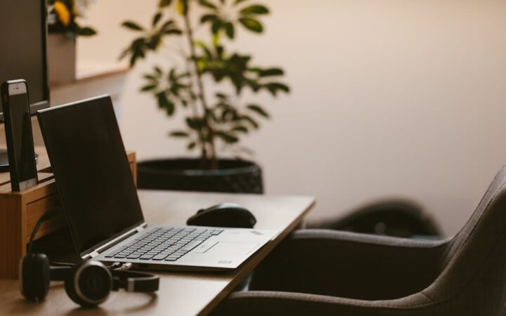 How to Navigate Remote Work Like a Pro in 2026