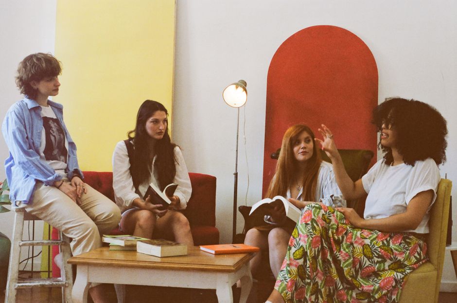 The 2026 Revival of Book Clubs: How Literature is Bringing People Together Again
